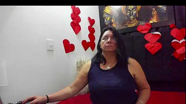 Evaaross 2345 online show from 02.17.25