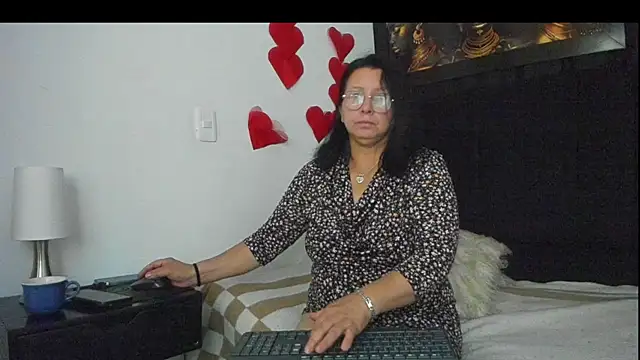 Evaaross 2345 online show from 03.05.25