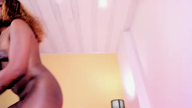 HellenHylls online show from 12.11.24