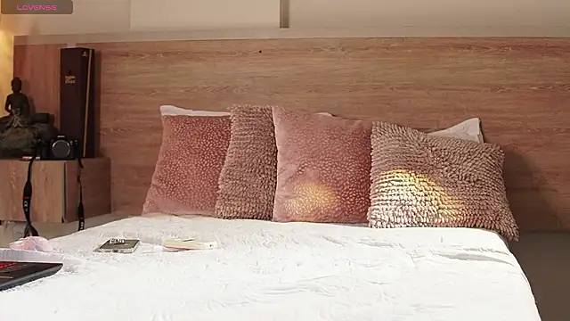 AliceShazaham  online show from 03.04.26