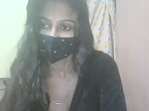Snapshot of JENIFER_PUNE chatting on 12.17.24 JENIFER PUNE online show from 12.17.24