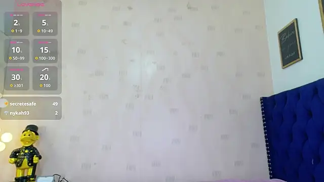 Snapshot of littleebonymommy chatting on 06.29.26 littleebonymommy online show from 06.29.26
