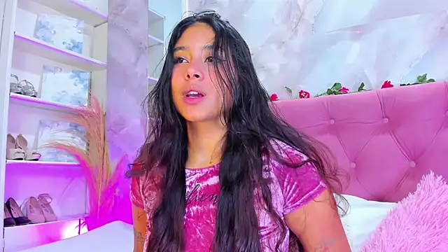 AnnaQueen  online show from 11.06.25