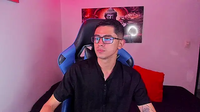 Snapshot of Ethan_Sai___ chatting on 11.05.25 Ethan Sai online show from 11.05.25