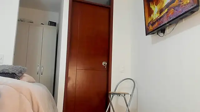 SophieBaker   online show from 03.11.25