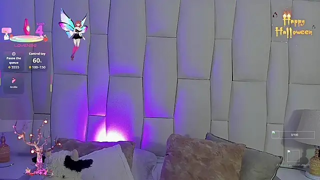 Snapshot of Regiina_Doll chatting on 10.31.25 Regiina Doll online show from 10.31.25