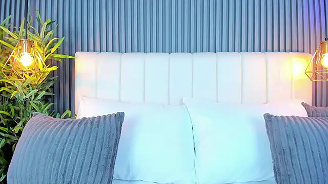 LinaGlam online show from 09.29.25