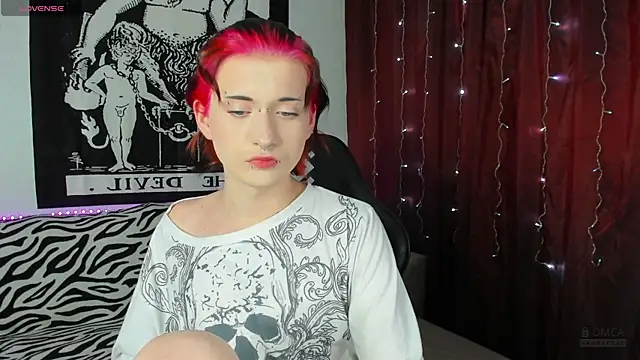 Snapshot of Vailyreb_ chatting on 12.07.24 Vailyreb online show from 12.07.24