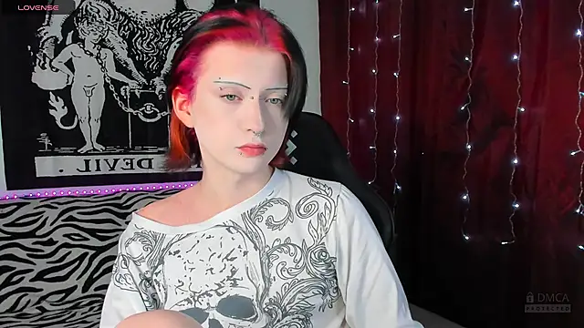 Snapshot of Vailyreb_ chatting on 12.22.24 Vailyreb online show from 12.22.24