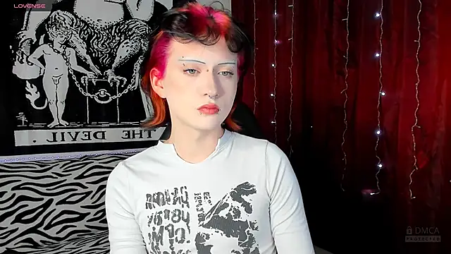 Snapshot of Vailyreb_ chatting on 12.23.24 Vailyreb online show from 12.23.24