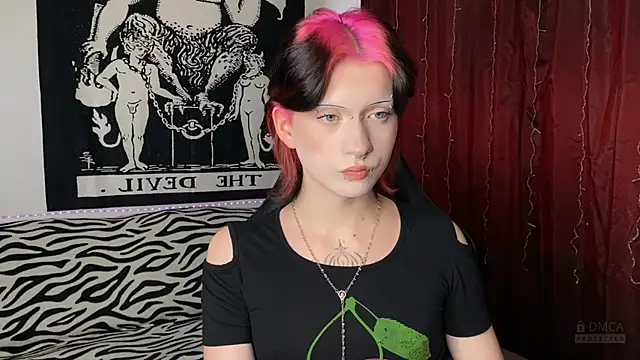 Snapshot of Vailyreb_ chatting on 02.05.25 Vailyreb online show from 02.05.25