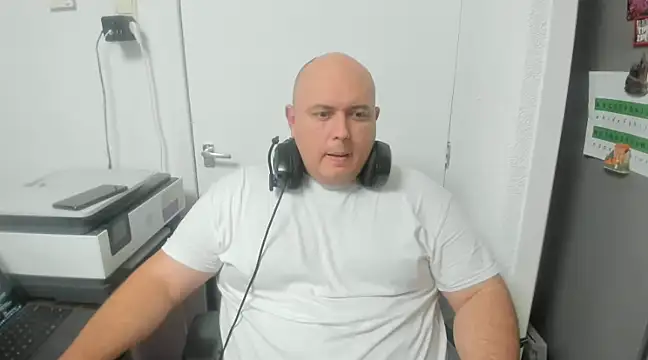 Snapshot of BigromeoXX chatting on 12.10.24 BigromeoXX online show from 12.10.24