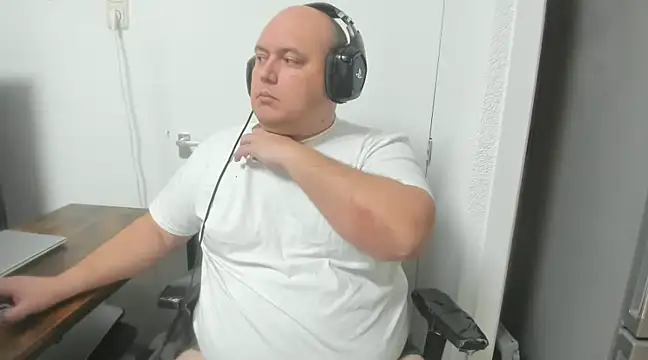 Snapshot of BigromeoXX chatting on 01.16.25 BigromeoXX online show from 01.16.25