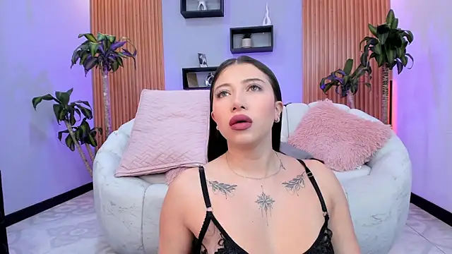 Aixaa charles online show from 09.17.25