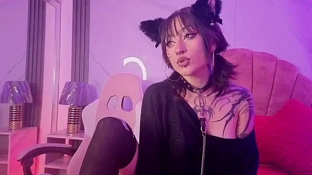 Layla Cullen online show from 09.19.25