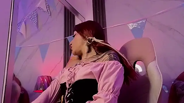 Layla Cullen online show from 09.23.25