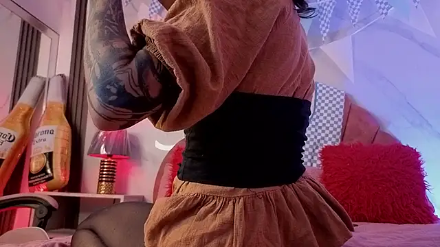 Layla Cullen online show from 09.26.25