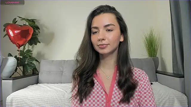 NicoleLuv online show from 02.20.25