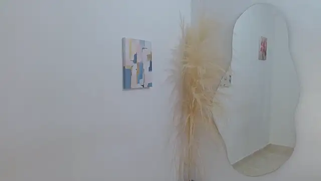 Mary Pompis online show from 01.09.25