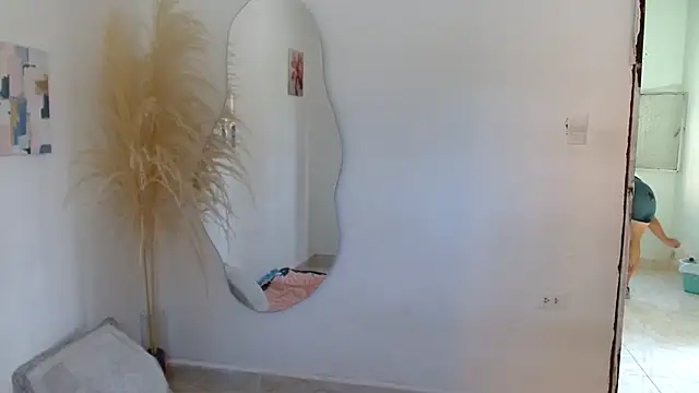 Mary Pompis online show from 01.18.25