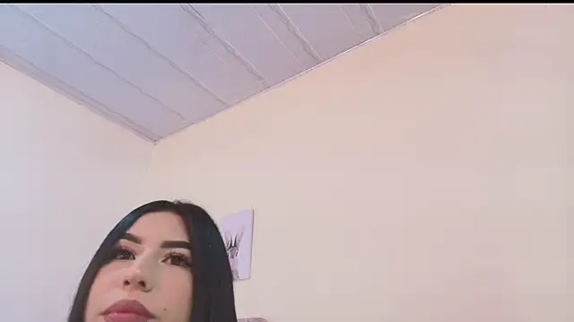 Snapshot of sweety_mariann1 chatting on 10.29.25 sweety mariann1 online show from 10.29.25