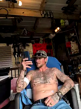 Snapshot of jtw14 chatting on 10.12.25 jtw14 online show from 10.12.25