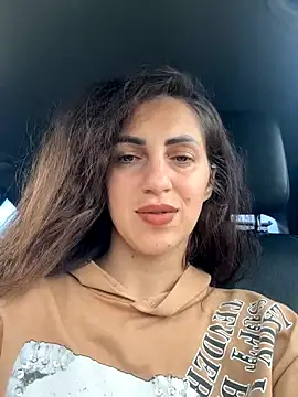 EmaSkyes online show from 10.18.25