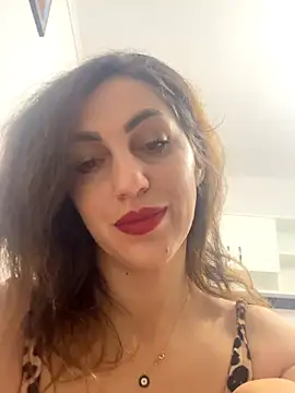 EmaSkyes online show from 12.05.25