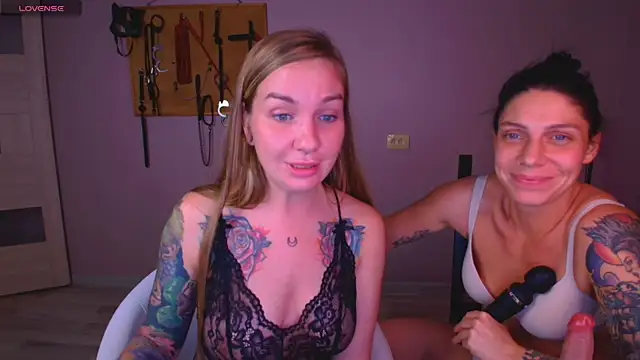 Carrie Moonshine online show from 10.13.25