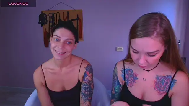 Carrie Moonshine online show from 11.04.25