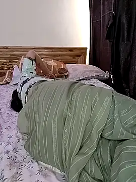 Snapshot of kaamuk_shweta chatting on 10.16.25 kaamuk shweta online show from 10.16.25