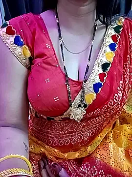 Snapshot of kaamuk_shweta chatting on 10.28.25 kaamuk shweta online show from 10.28.25