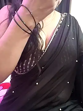 Snapshot of kaamuk_shweta chatting on 11.04.25 kaamuk shweta online show from 11.04.25