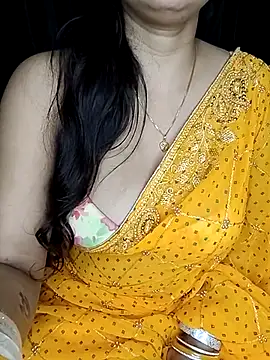 Snapshot of kaamuk_shweta chatting on 11.08.25 kaamuk shweta online show from 11.08.25