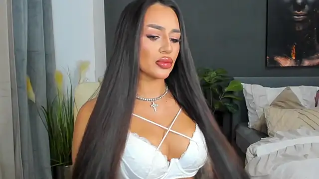 Snapshot of Sonia__Rey chatting on 10.16.25 Sonia Rey online show from 10.16.25