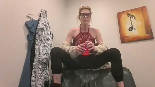 Snapshot of AddieAssets chatting on 09.29.25 AddieAssets online show from 09.29.25