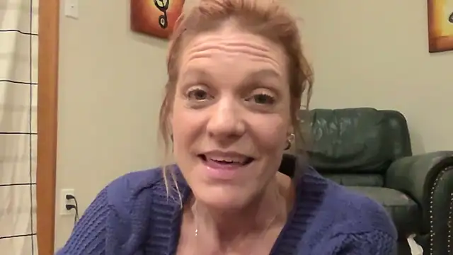 Snapshot of AddieAssets chatting on 11.05.25 AddieAssets online show from 11.05.25