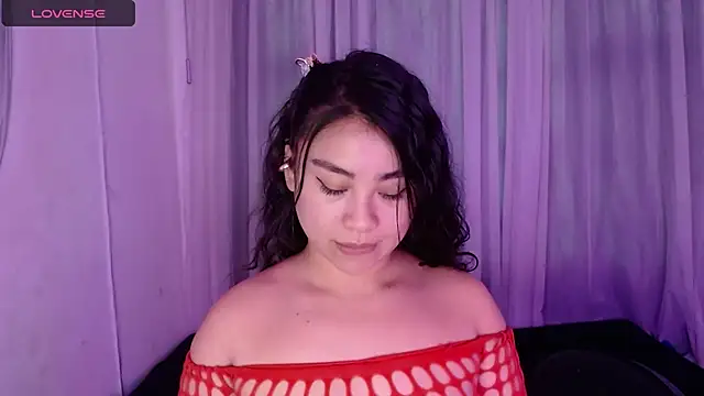 Snapshot of hinataleecs chatting on 11.19.25 hinataleecs online show from 11.19.25