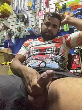 Snapshot of Sheik_z_o chatting on 10.28.25 Sheik z o online show from 10.28.25