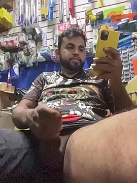 Snapshot of Sheik_z_o chatting on 10.31.25 Sheik z o online show from 10.31.25