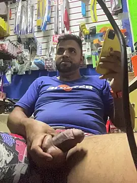 Snapshot of Sheik_z_o chatting on 11.13.25 Sheik z o online show from 11.13.25