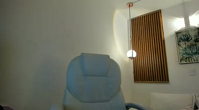 smallgiant27 online show from 12.18.24