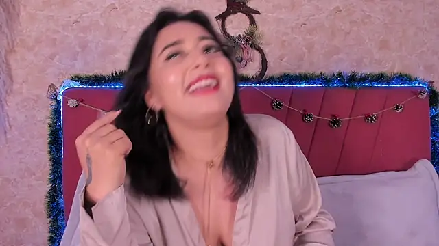 Snapshot of LorenaStevens chatting on 12.31.24 LorenaStevens online show from 12.31.24