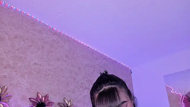 Snapshot of LorenaStevens chatting on 02.18.25 LorenaStevens online show from 02.18.25