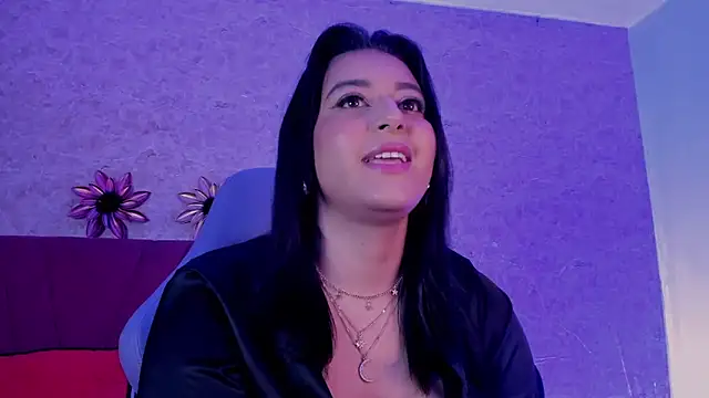 Snapshot of LorenaStevens chatting on 10.31.25 LorenaStevens online show from 10.31.25