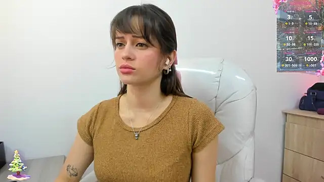 Laayla fiire2 online show from 12.17.24