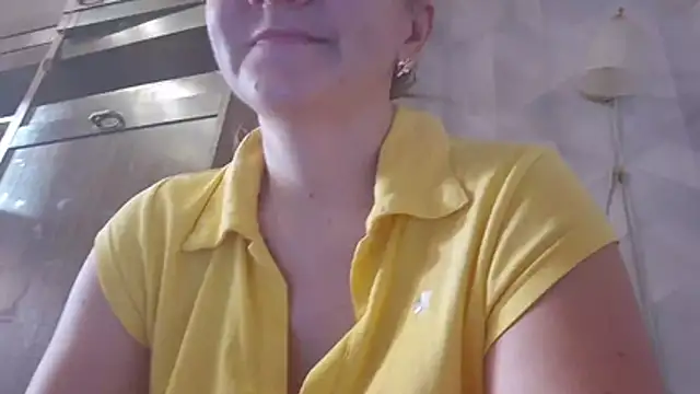 Snapshot of EstrellaWalters chatting on 11.03.25 EstrellaWalters online show from 11.03.25