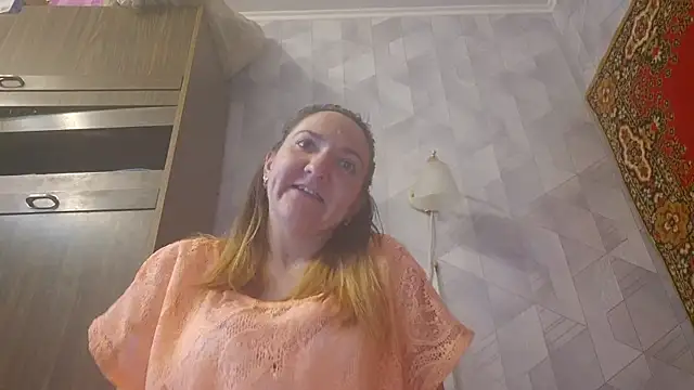 Snapshot of EstrellaWalters chatting on 05.16.26 EstrellaWalters online show from 05.16.26