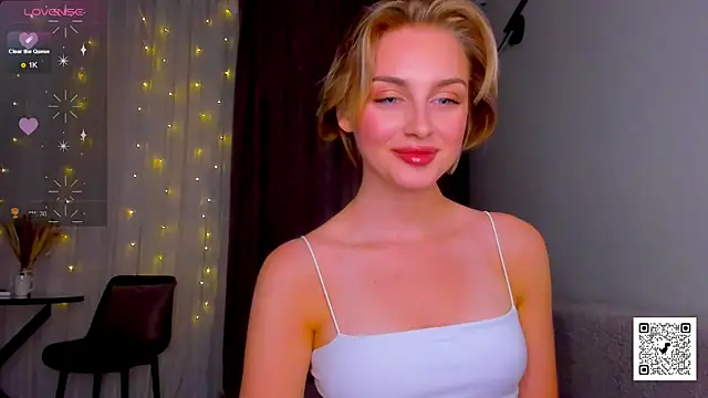 Snapshot of pretty_girlnextdoor chatting on 01.05.25 pretty girlnextdoor online show from 01.05.25