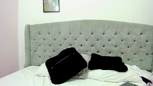 Snapshot of Valesskahall chatting on 12.02.24 Valesskahall online show from 12.02.24